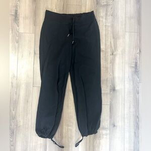 Lululemon women’s jogger pant  size 8